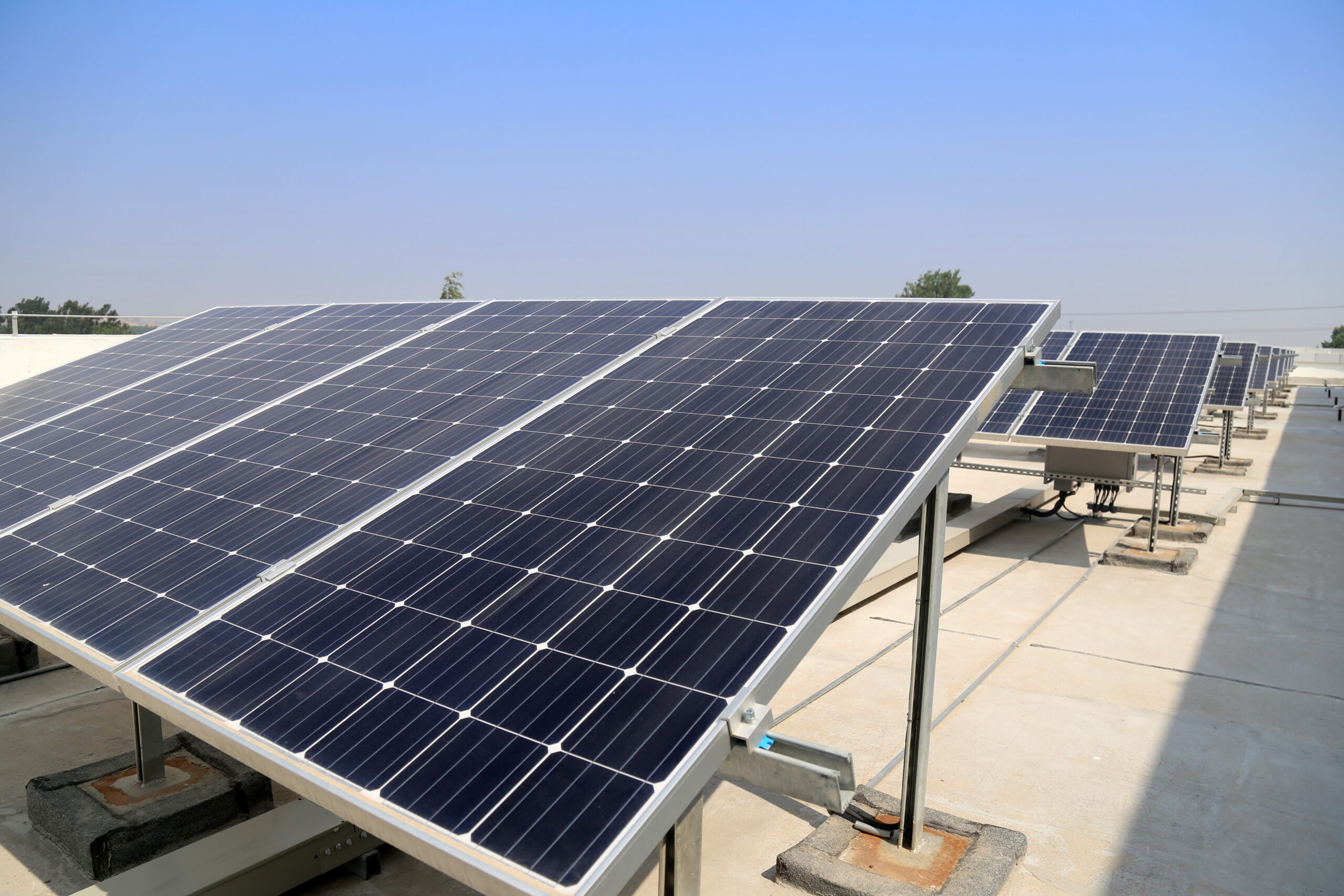 id-security-and-infra_servicios_sistemas-fotovoltaicos_techo